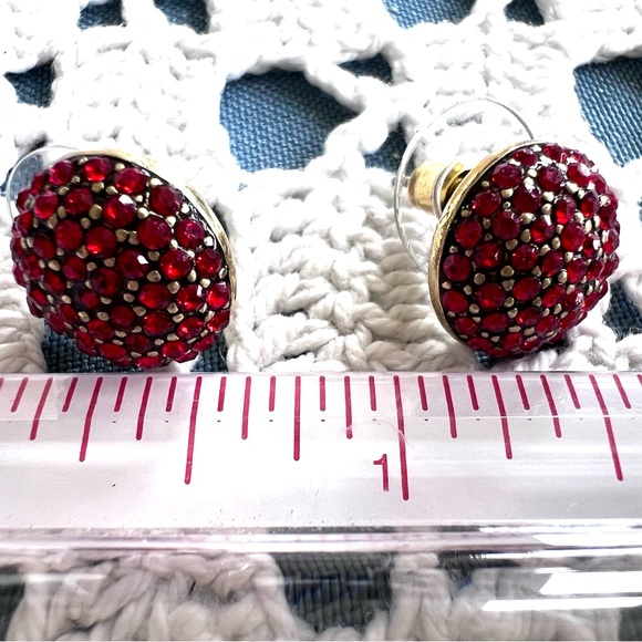 Heidi Daus 🆕 Red Crystals button pierced earrings - Picture 4 of 5